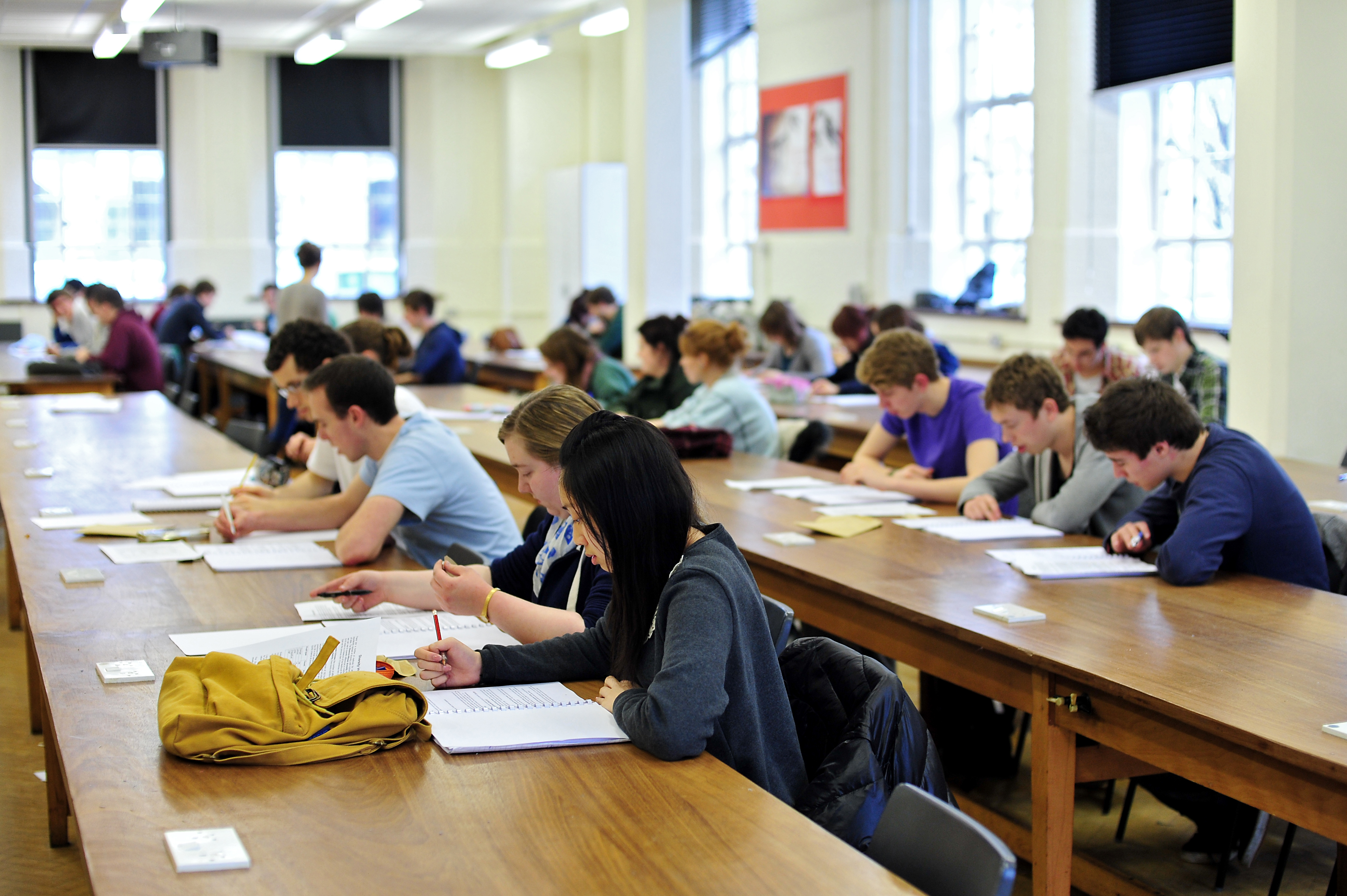 Students of Cardiff. Cardiff University. Complete University. Educational System in China.