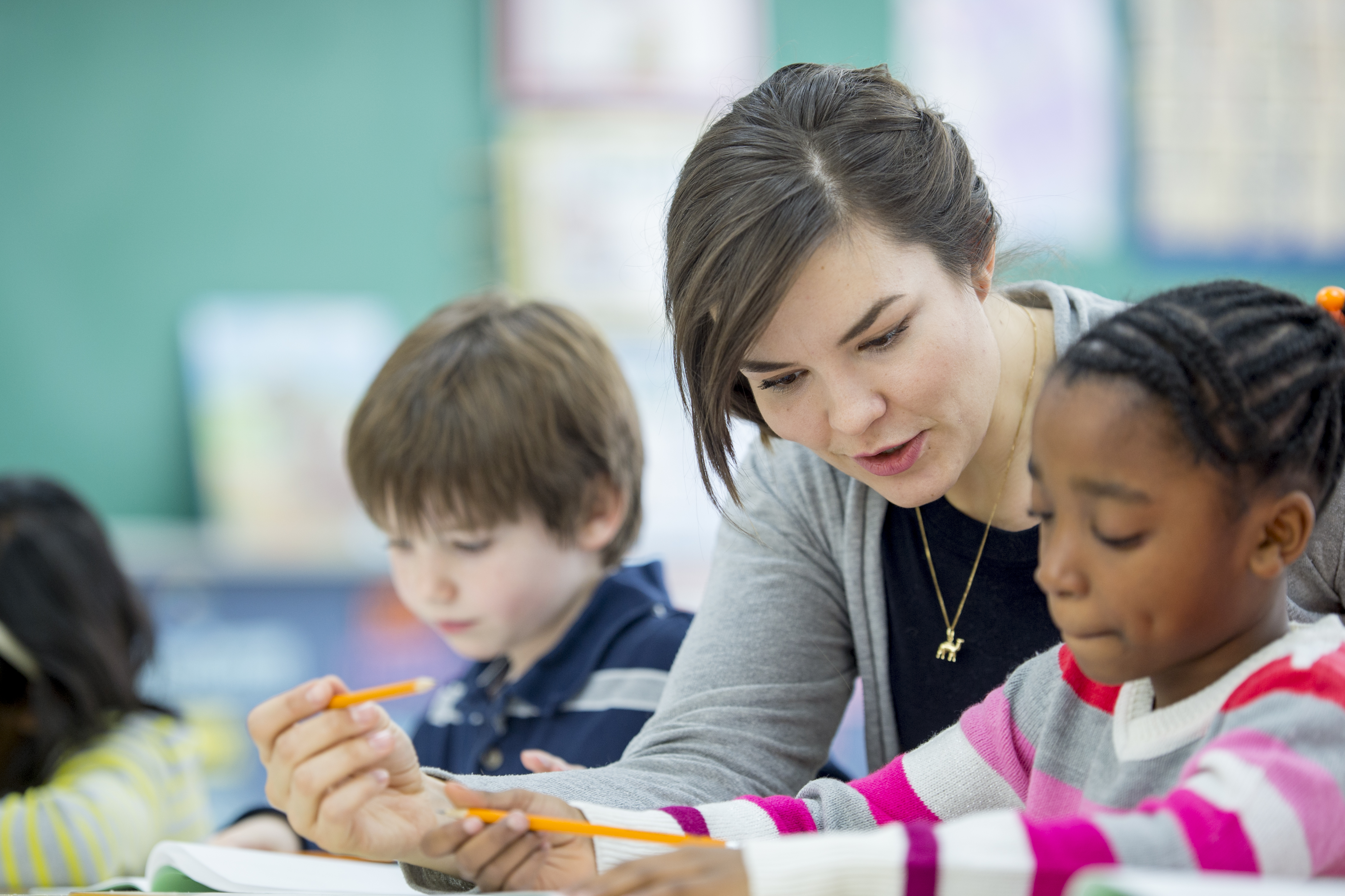 She teach. Образование детей. Индивидуальное обучение. Начальная школа во Франции. Школа эмпатии.