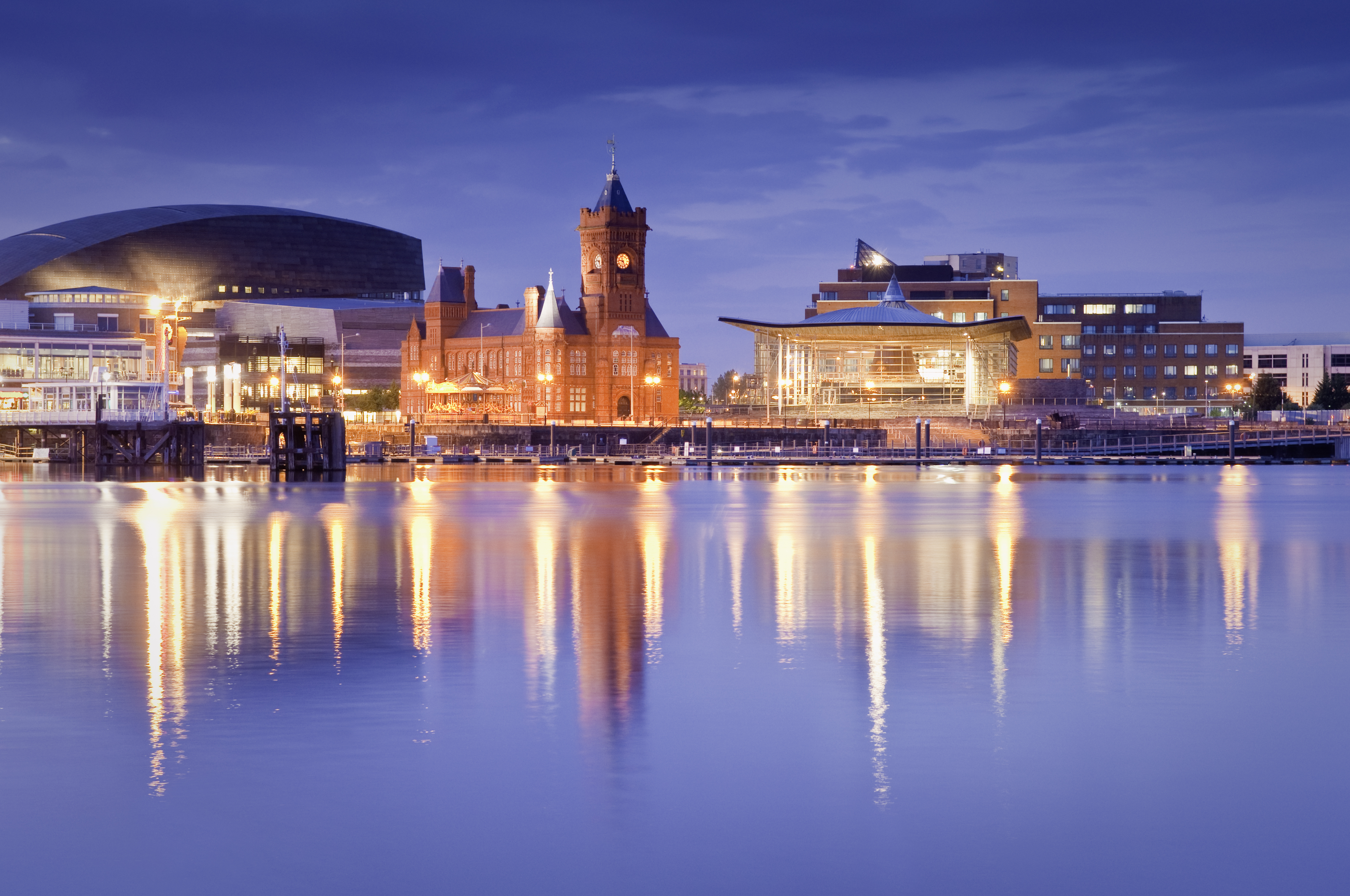 Cardiff england. Кардифф Уэльс Великобритания. Кардифф столица Уэльса. Кардифф столица Уэльса достопримечательности. Уэльс Кардифф достопримечательности.